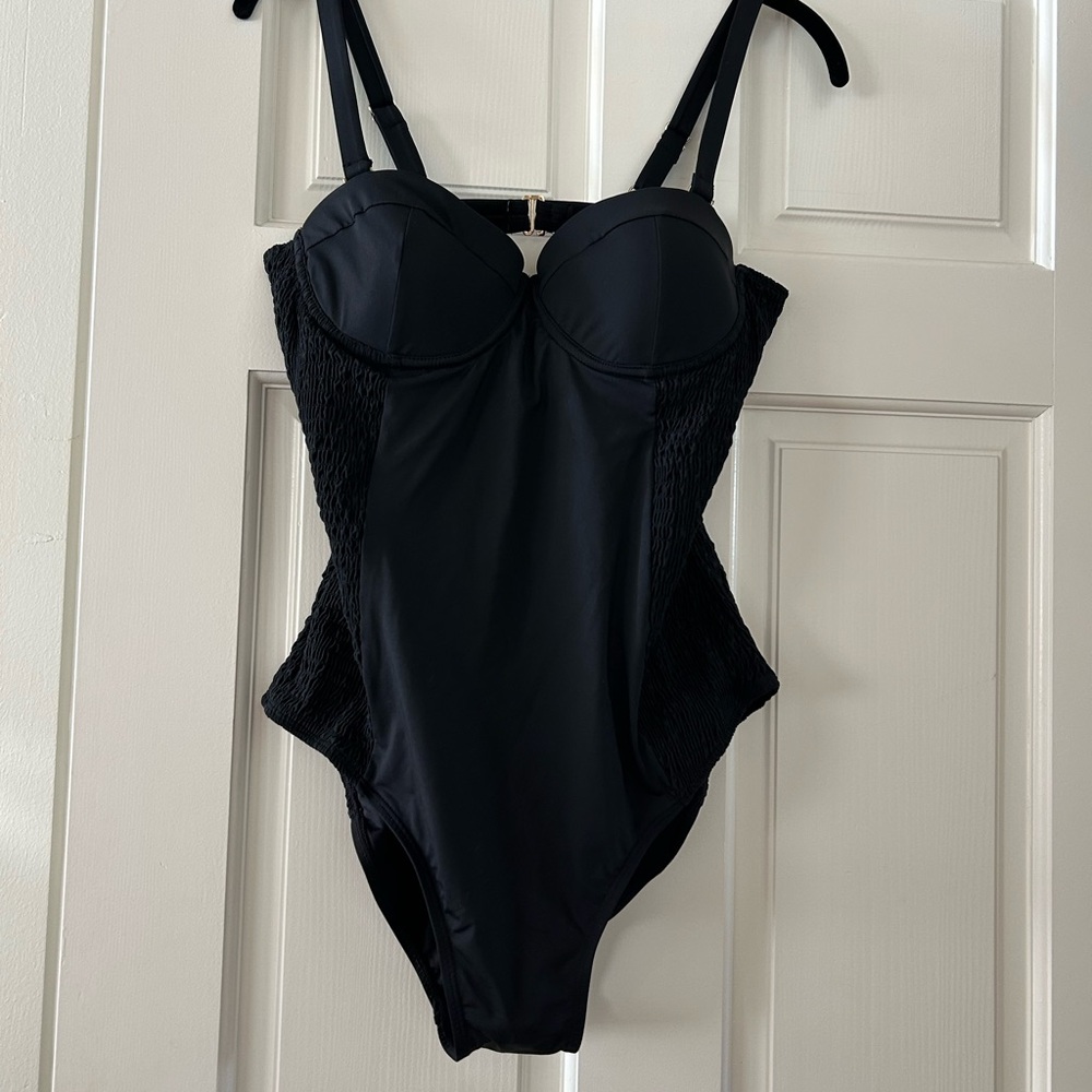 Brand New Betsey Johnson Size 12 Black One-Piece Swimsuit 🩱 Molded Cups